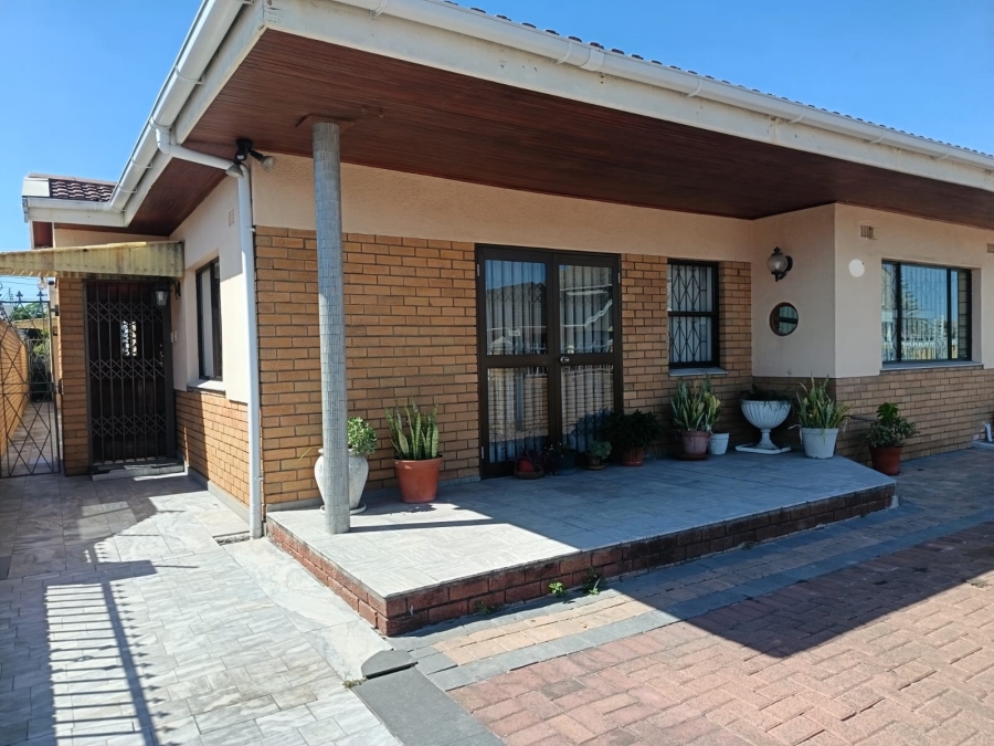 4 Bedroom Property for Sale in Rylands Western Cape